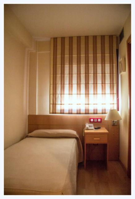 Hotel Villa De Zaragoza Casetas Oda fotoğraf